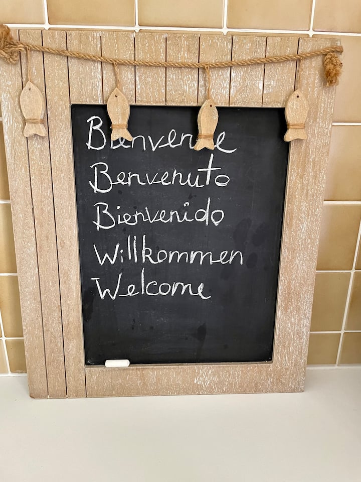 Vitajte! 
Vitajte! 
Vitajte!
Willkommen! 
Vitajte! 