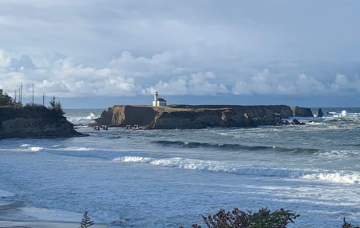 Lighthouse Way Vacation House Rental