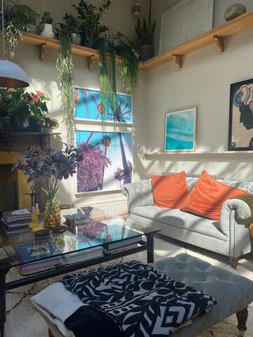 Luxury designer 2 bed flat, heart of Notting Hill gallery image 4