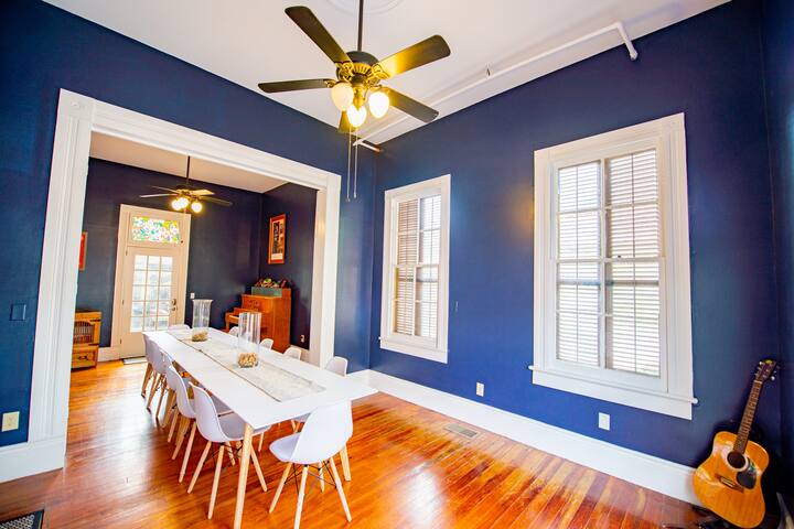 Macarty House: 8 Bedroom Resort with Pool! gallery image 5