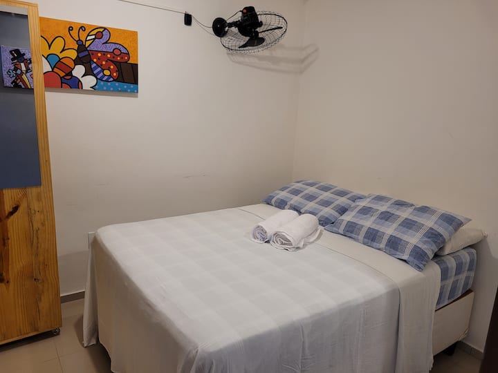 Chumba cha 2 cha kulala - chenye kitanda cha watu wawili na godoro la ziada