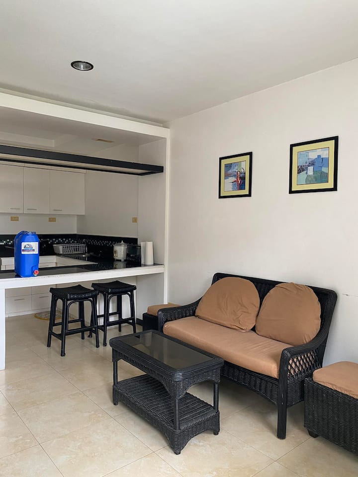 Gv Apts   7 Nights Minimum   Apt J - Angeles