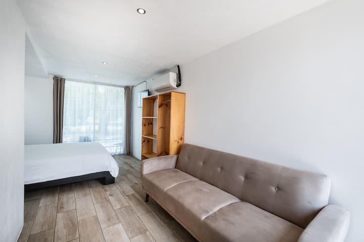 Habitación 7 y 8 - Cama Queen + Sofá Cama