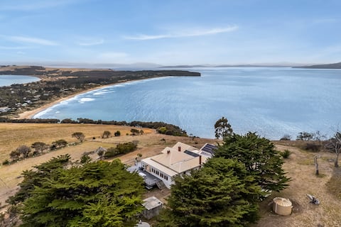 Ultimate luxury Tasmanian beach house ‘‘Neethoba'