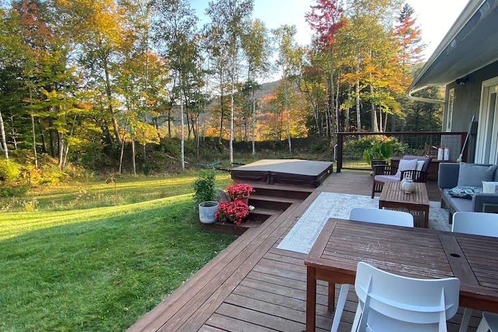 Epic Stowe Ski Oasis - Large, Private W/ Hot Tub - Stowe, VT