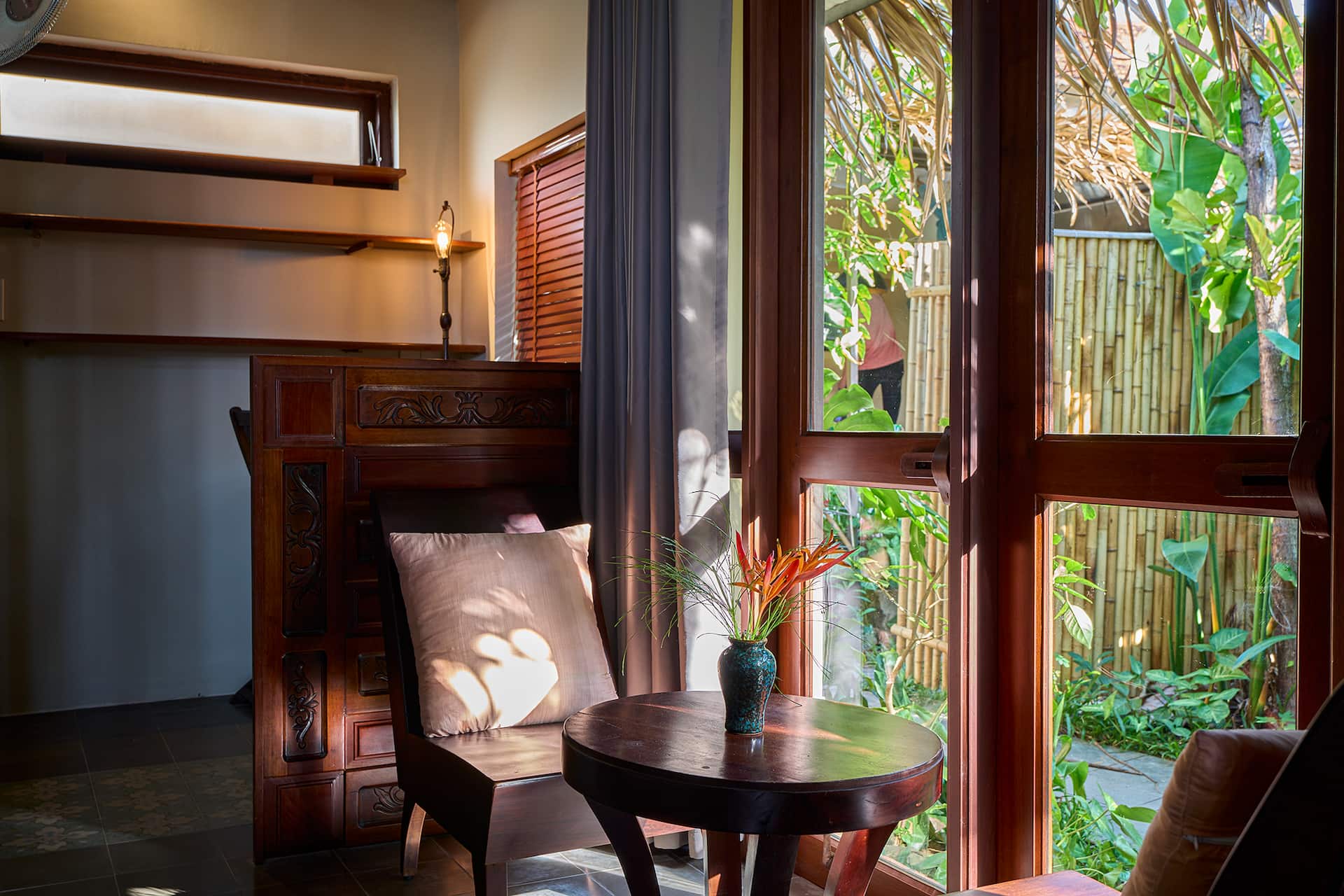 Anicca riverside cottage w/garden & breakfast