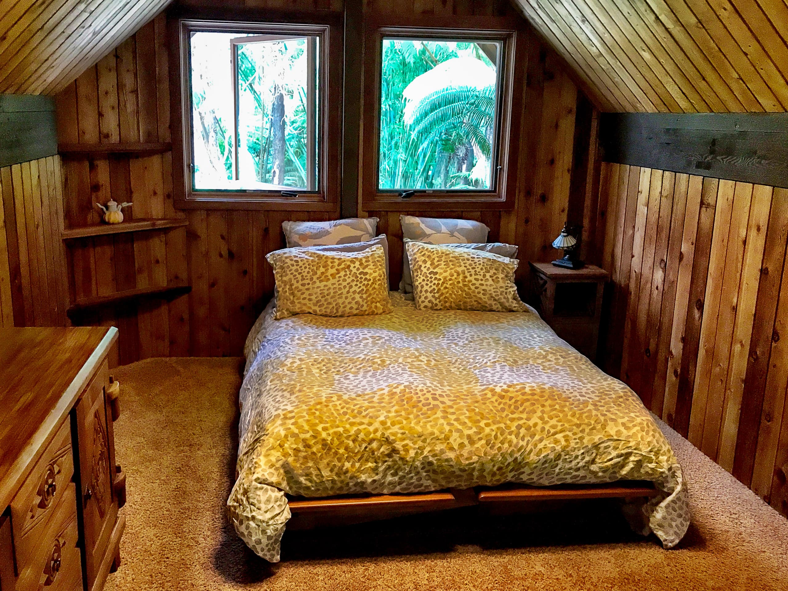 Cabin in Volcano · ★4.96 · 1 bedroom · 2 beds · 1 private bath - Image 1