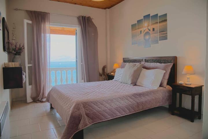 Vasilakis Home Fantasy Balcony Apraos卧室