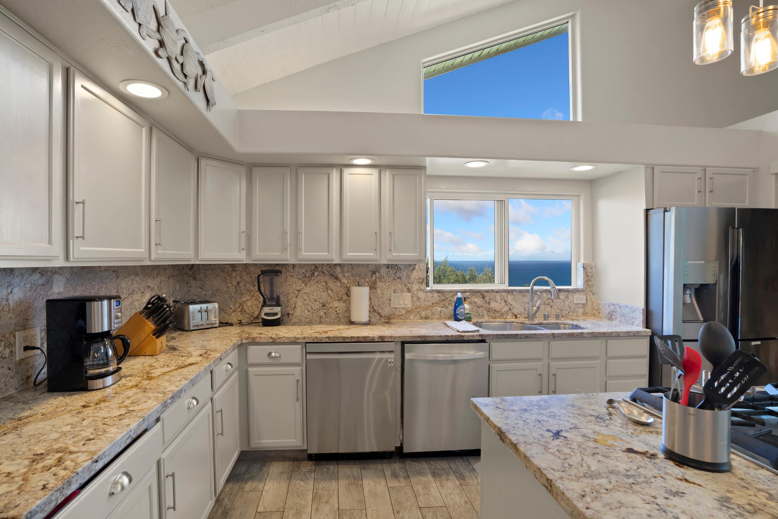 Home in Princeville · ★4.95 · 5 bedrooms · 7 beds · 4.5 baths - Image 9