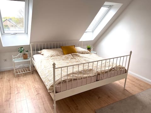 Bright attic studio in Jüchen