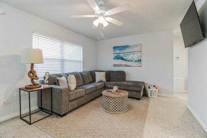 Mango Villa - Steps Away From Beach / Private Pool - Fort Myers Beach, FL