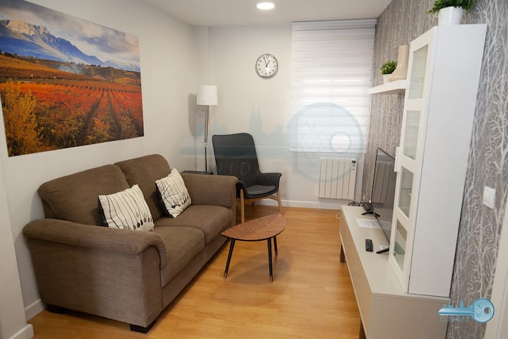 Modern and central apartment for a few days in Logroño