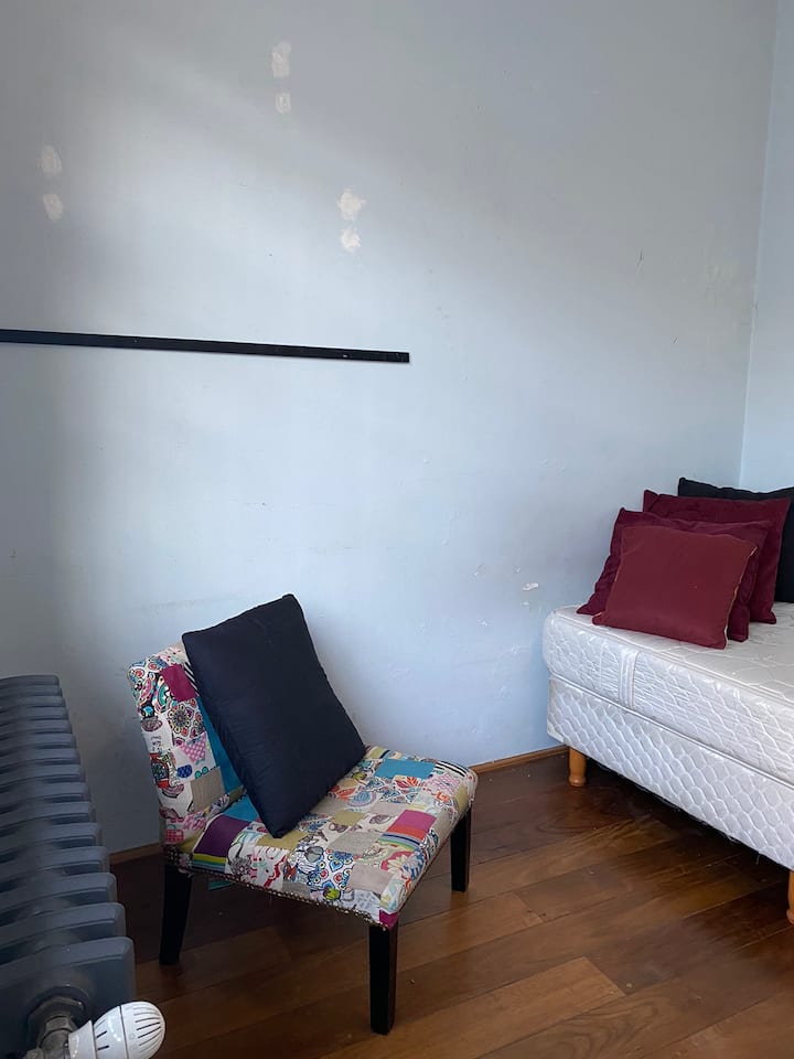 Habitación en casa en Parque Chacabuco