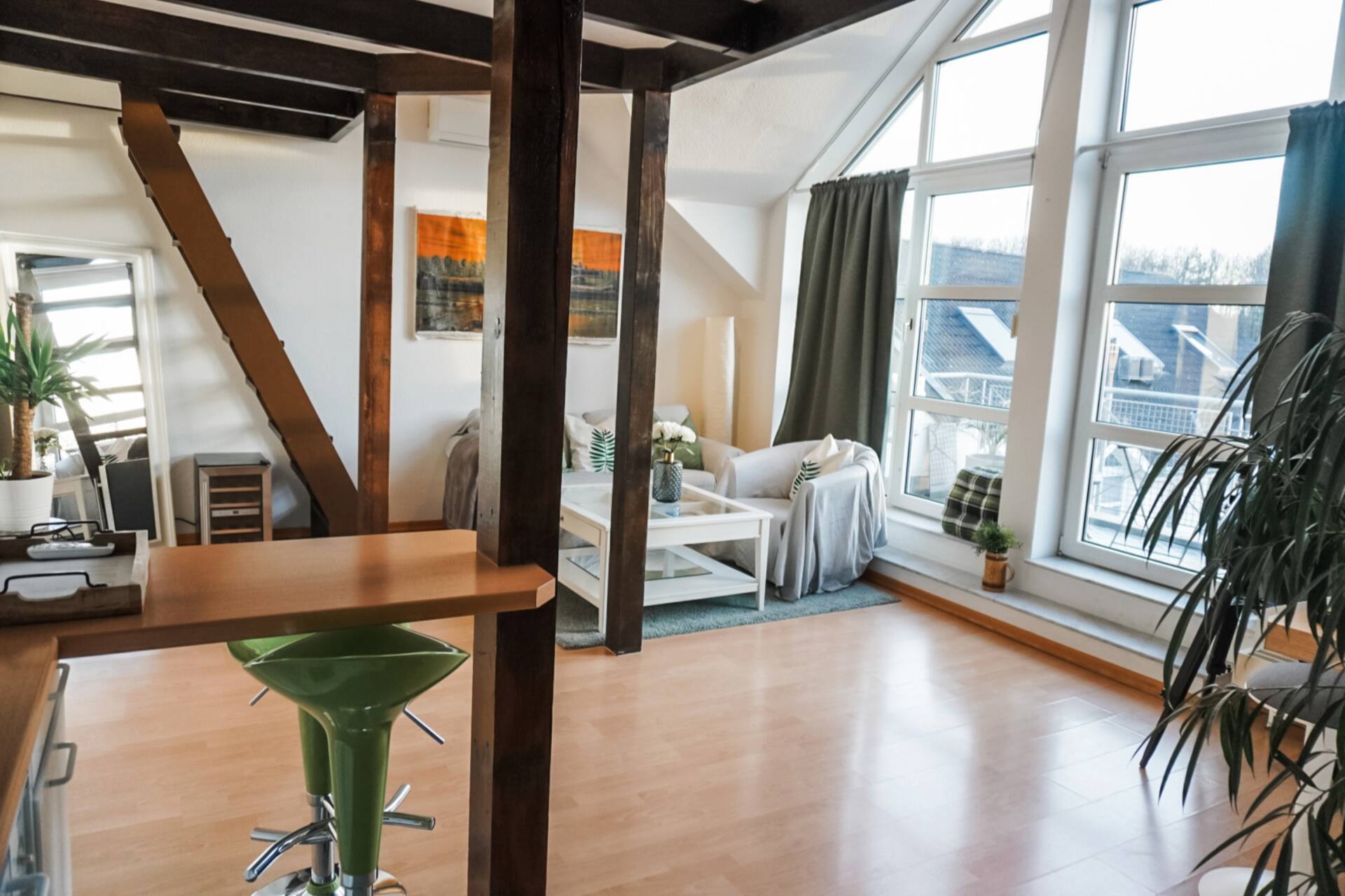 Modern appartement *located near Telekom/DHL/UN