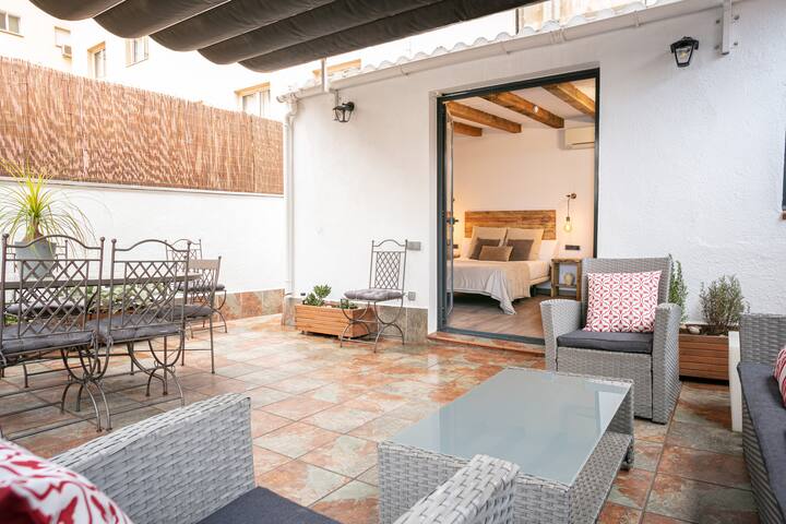 Cozy house with private terrace Sagrada Familia gallery image 4