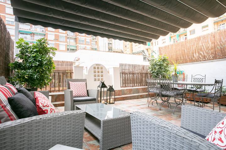 Cozy house with private terrace Sagrada Familia gallery image 3