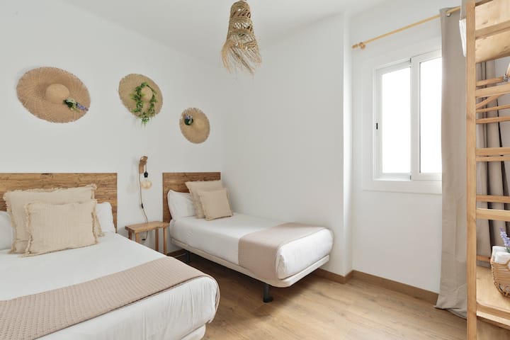 HABITACIÓN DOBLE - 2 CAMAS INDIVIDUALES -