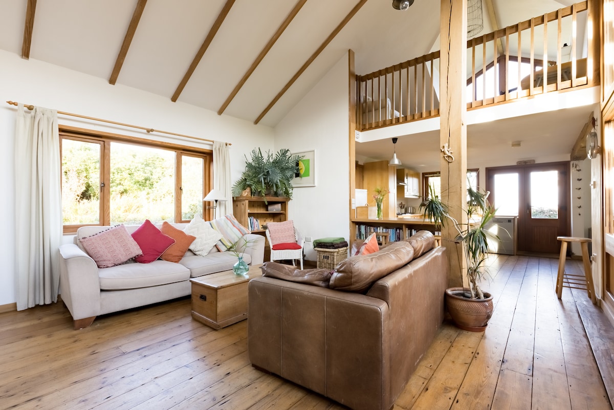 Successful Airbnb property: Stunning Sea Views. St Ives Holiday House in St. Ives