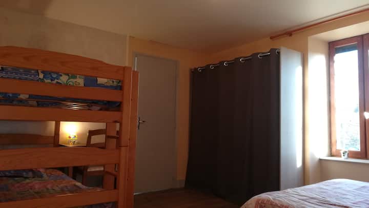 Family room for 5 people on the 1st floor