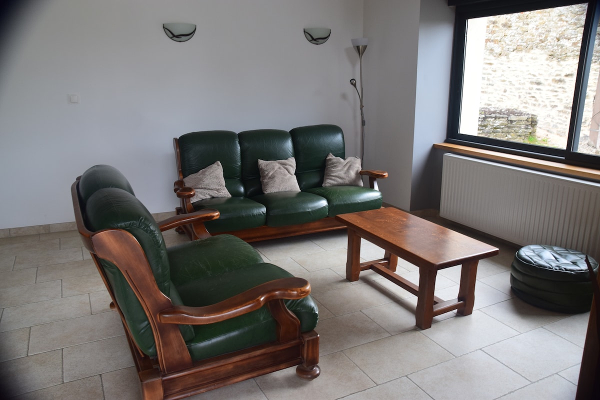Erfolgreiche Airbnb-Immobilie: Country cottage, Le Cayla. in Aveyron