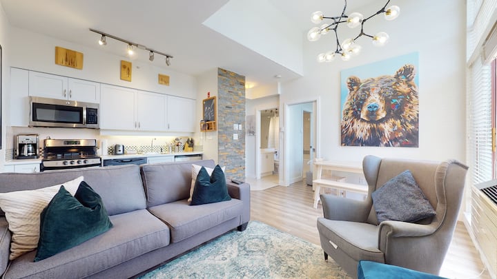 1br Cozy Condo In Village W/ Mountain View & Sauna - Whistler