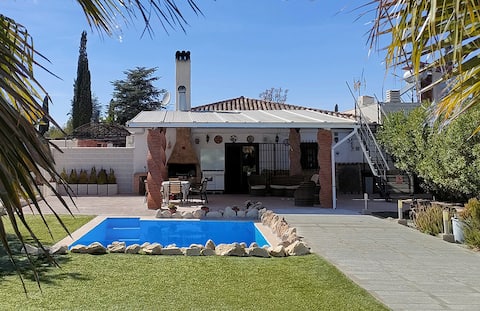 HOUSE WITH POOL AND GARDEN overlooking Sierra Nevada