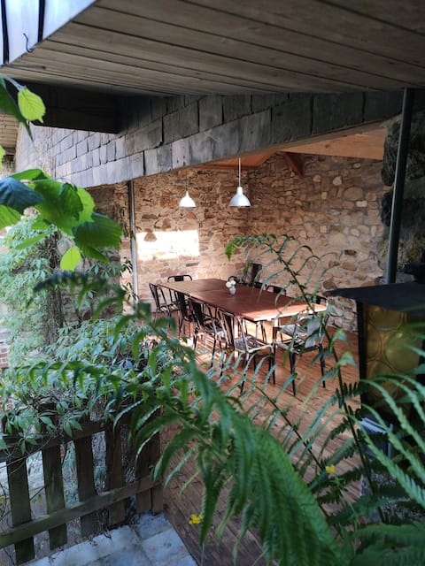 Super-equipped charming house for children