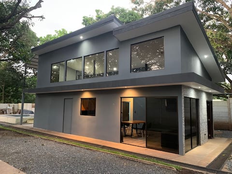 Villa ManGogh, Orotina.