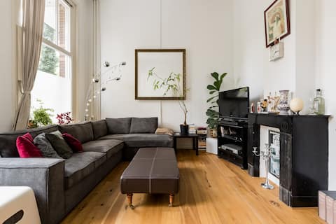 Top Airbnb: Spacious apartment in historic Nijmegen centre. in Gelderland