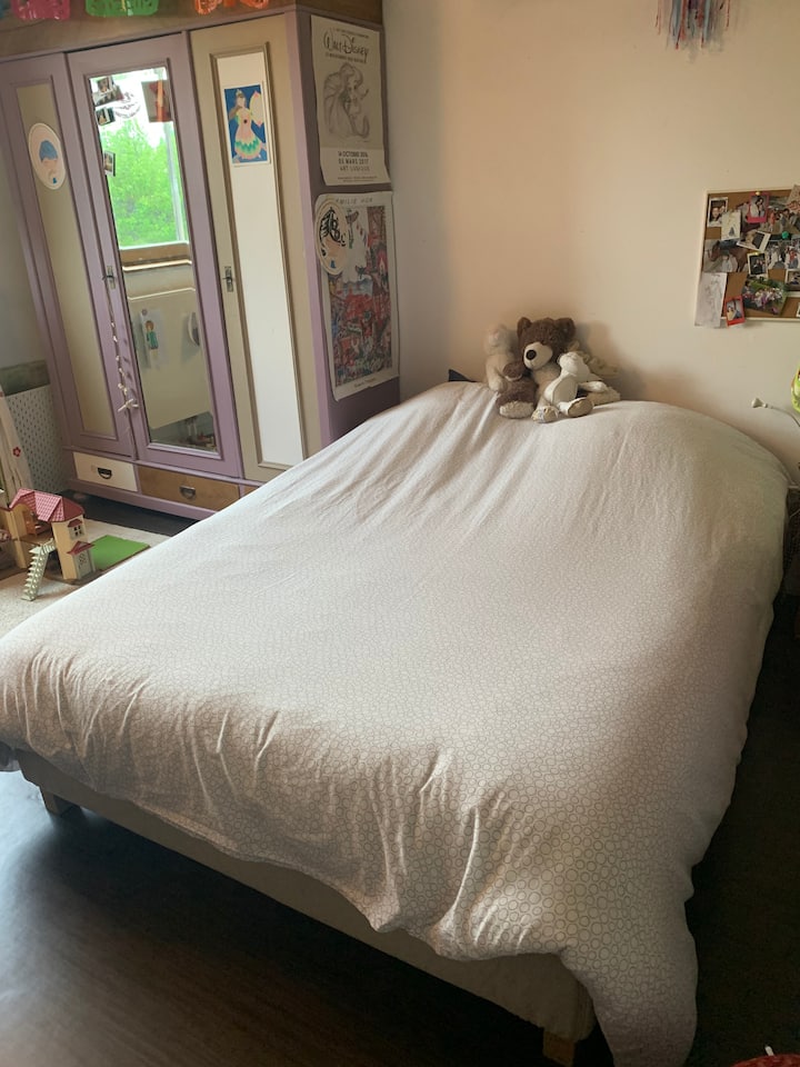 kitanda cha watu wawili 