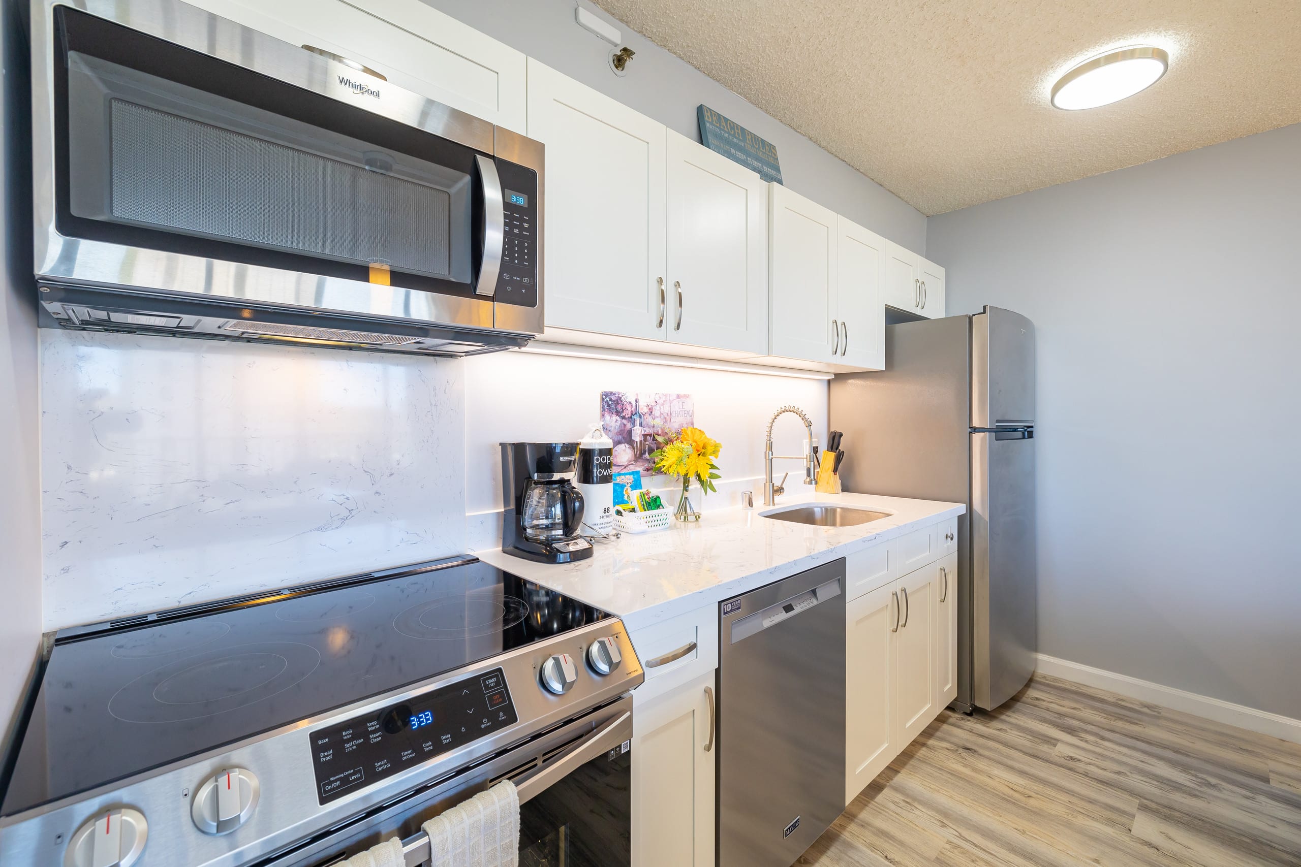 Condo in Honolulu · ★4.78 · 1 bedroom · 3 beds · 1 private bath - Image 10