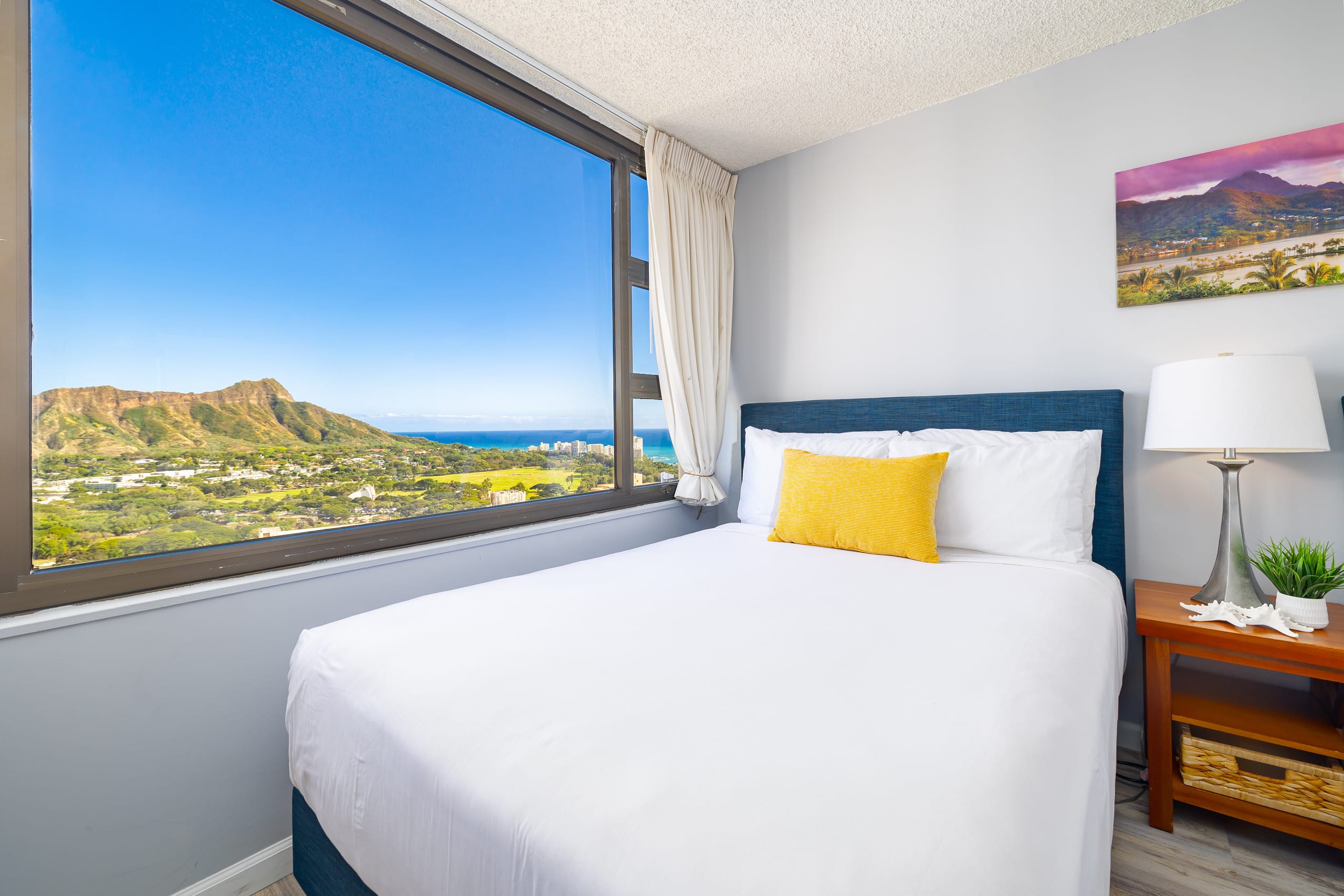 Condo in Honolulu · ★4.78 · 1 bedroom · 3 beds · 1 private bath - Image 16