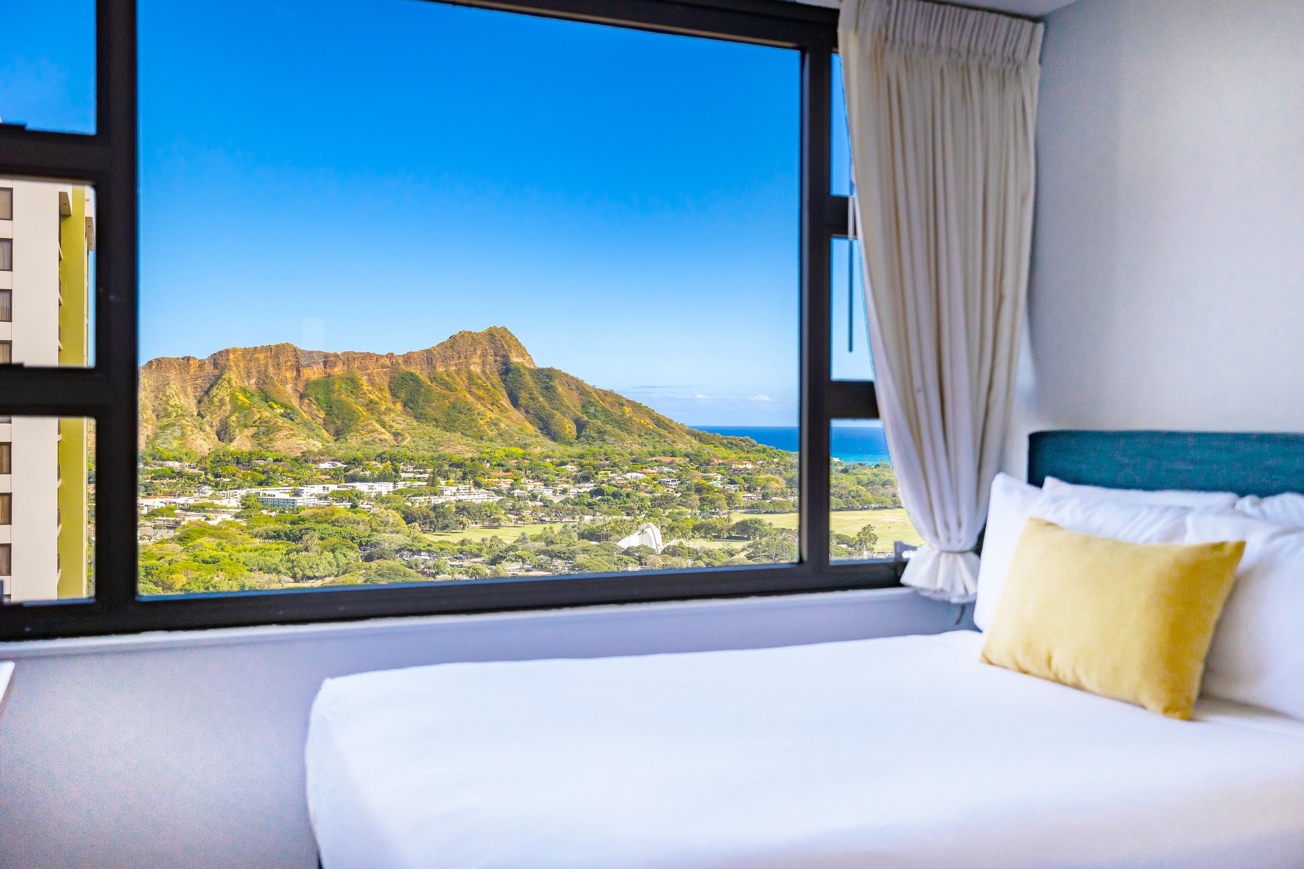 Condo in Honolulu · ★4.78 · 1 bedroom · 3 beds · 1 private bath - Image 15