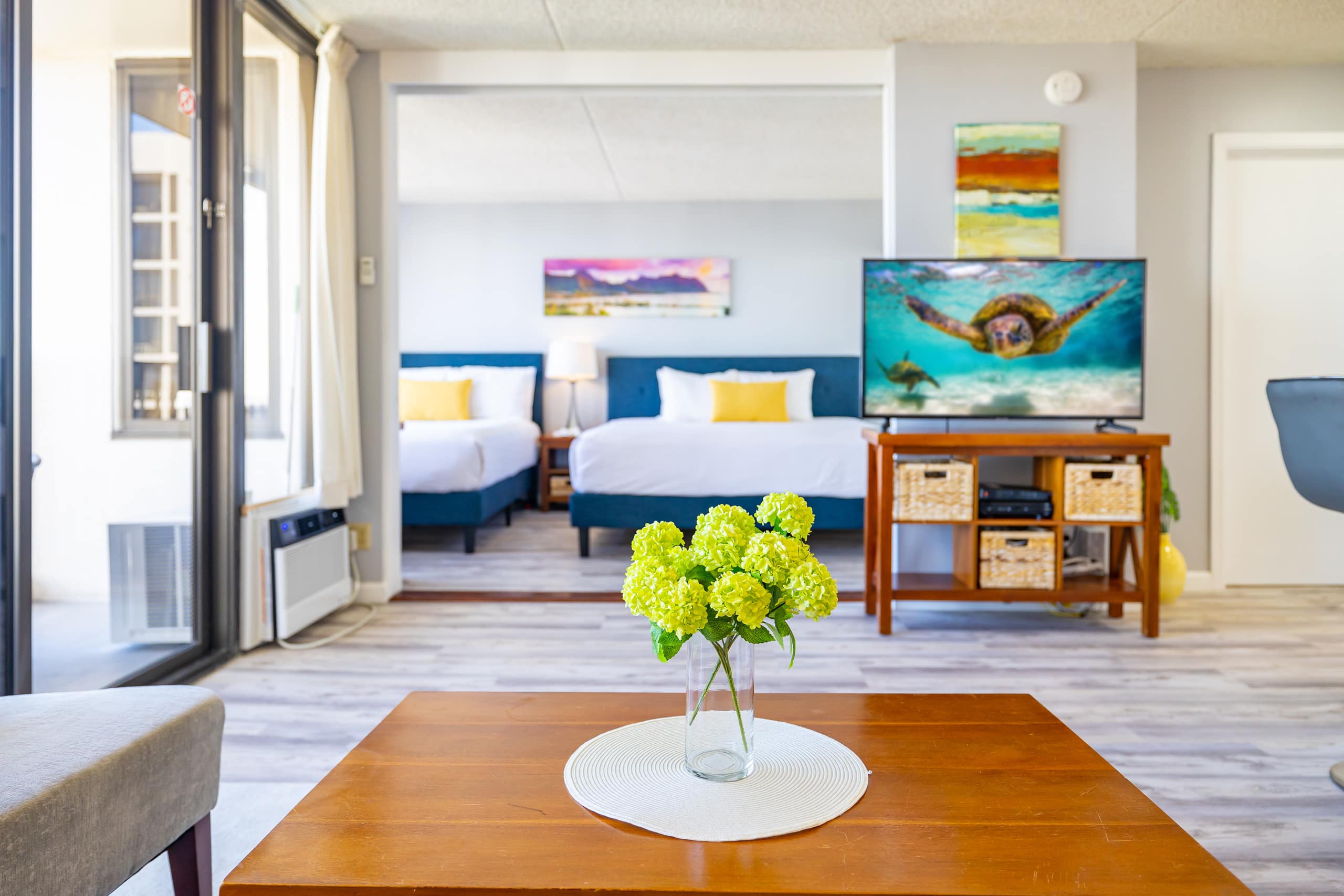 Condo in Honolulu · ★4.78 · 1 bedroom · 3 beds · 1 private bath - Image 5