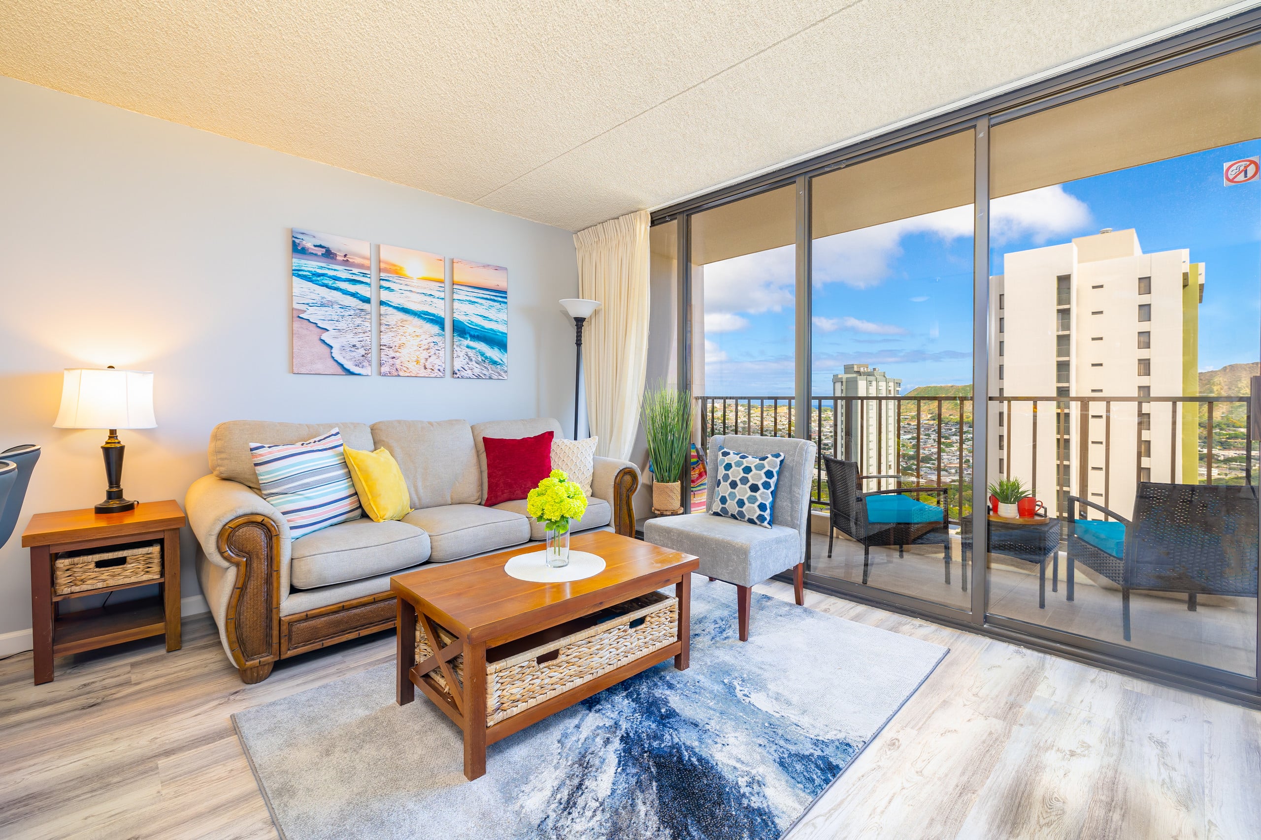 Condo in Honolulu · ★4.78 · 1 bedroom · 3 beds · 1 private bath - Image 4