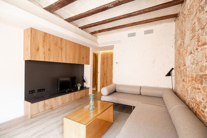 BEAUTIFUL THREE BEDROOM APARTMENT