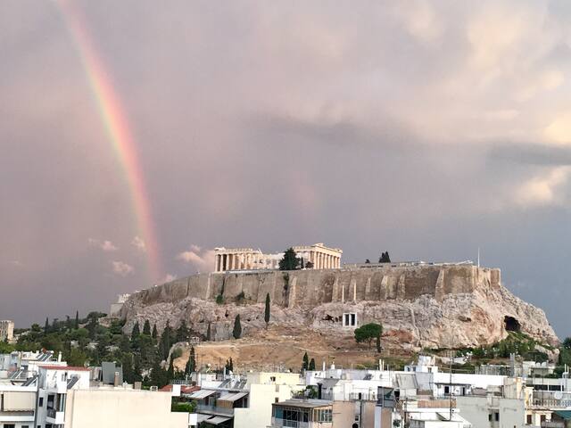 Bright Apt with Stunning Acropolis Views! SG5 gallery image 2