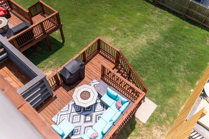 F3) HUGE Home/Yard-Beds Galore-No Cleaning Fee! gallery image 5