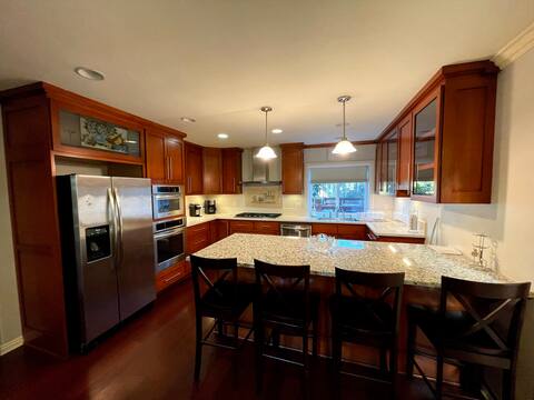 Large Home 7 bedrooms 4 baths 13 beds sleeps  21+