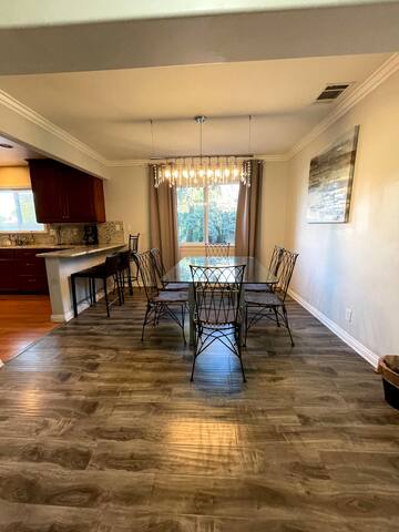 Large Home 7 bedrooms 4 baths 13 beds sleeps 21+ gallery image 4