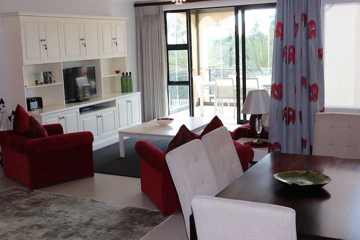 Century City, Island Club, Palma