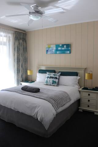 Century City, Island Club, Portofino