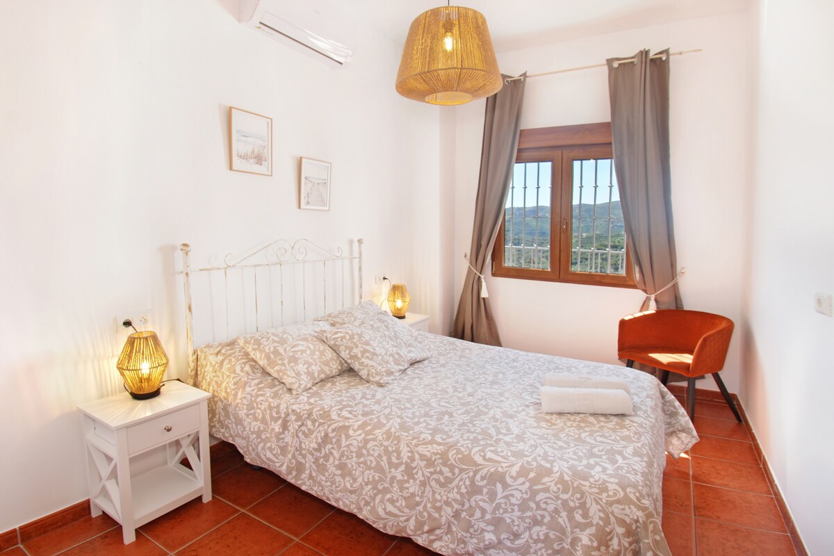 All the bedrooms with such beautiful views!