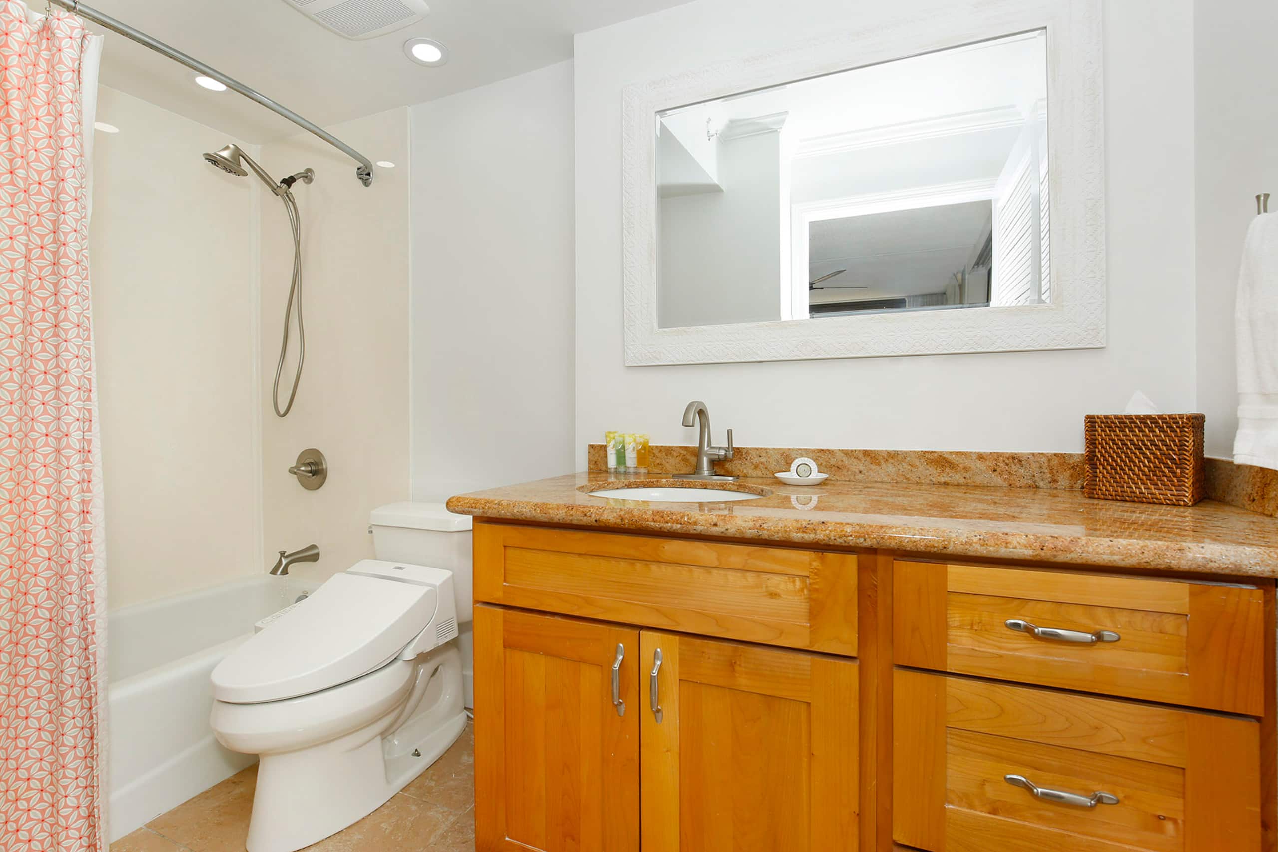Condo in Honolulu · ★4.76 · 1 bedroom · 2 beds · 1 private bath - Image 1
