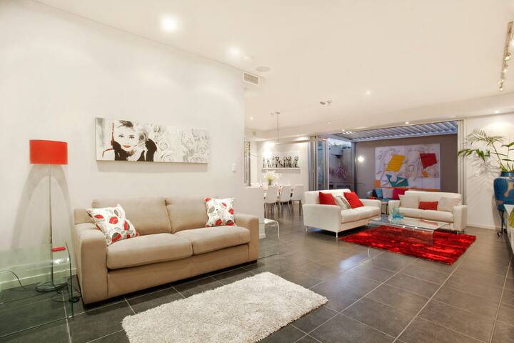 Lambert House – Lower & Middle levels gallery image 3