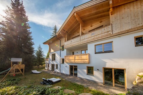 Chalet Zillertal Arena 1, Luxurious Alpine Lodge,