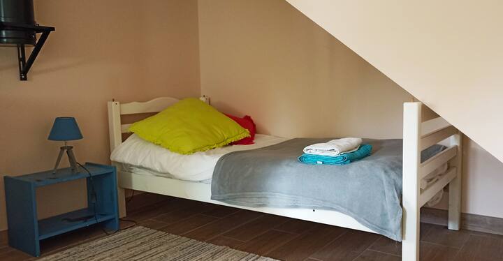 The 3rd bed in the bedroom is a “cabin” bed.
Extra linens and towels (optional) +€10/person