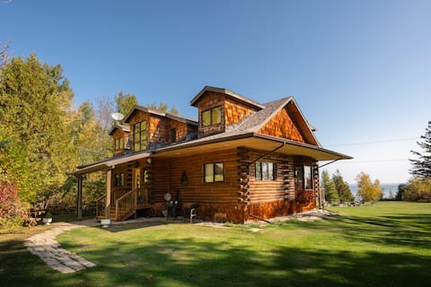 Authentic & Stunning Rustic LakeLogHouse-28 acres