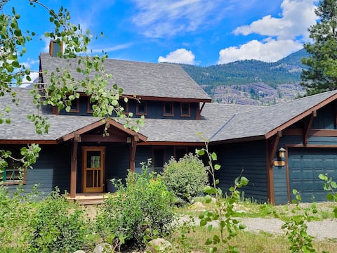 Four Sisters  in Mazama-3  bedrooms/Dog Friendly!