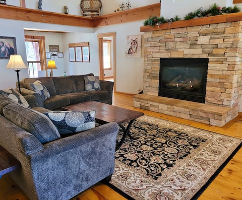 Four Sisters  in Mazama-3  bedrooms/Dog Friendly!